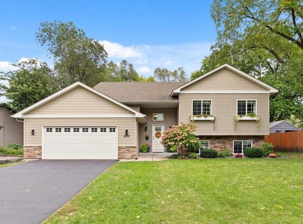 4720 Georgia Avenue N, Crystal, MN 55428
