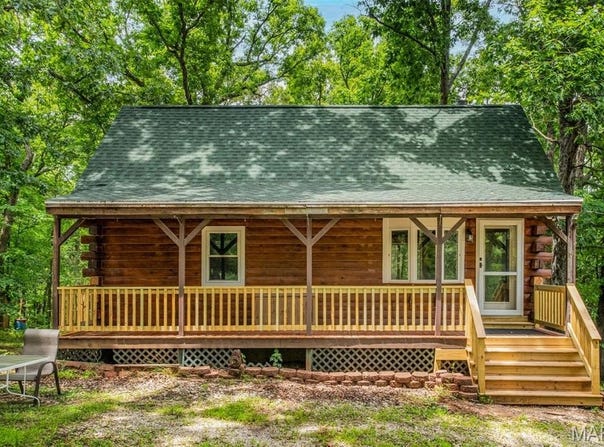 100 Roberts Drive, Hillsboro, MO 63050