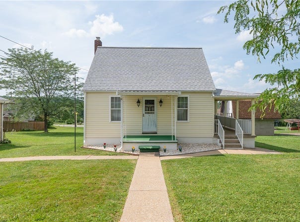 408 W Keeling Ave, Derry Twp, PA 15627