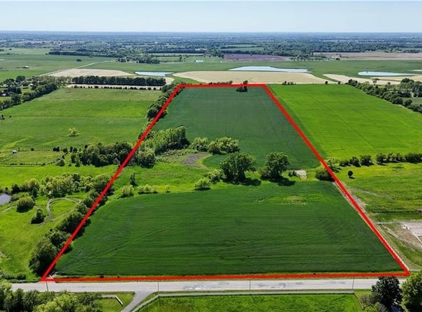 20420 Pflumm Road, Spring Hill, KS 66083