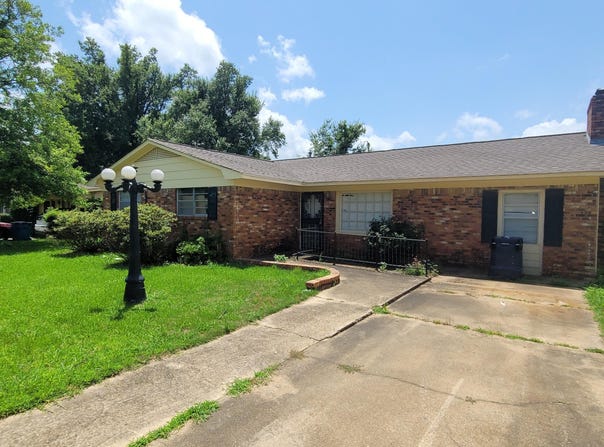 1577 Azalea Street, Clarksdale, MS 38614
