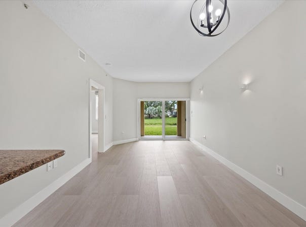 2020 Greenview Shores Boulevard, Wellington, FL 33414