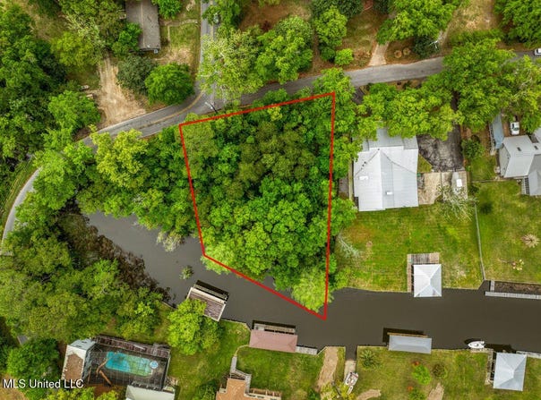 14125 Cerro Verde Drive, Ocean Springs, MS 39564