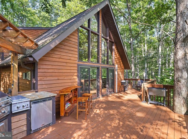 211 CROSSINGS VIEW ROAD, PAW PAW, WV 25434