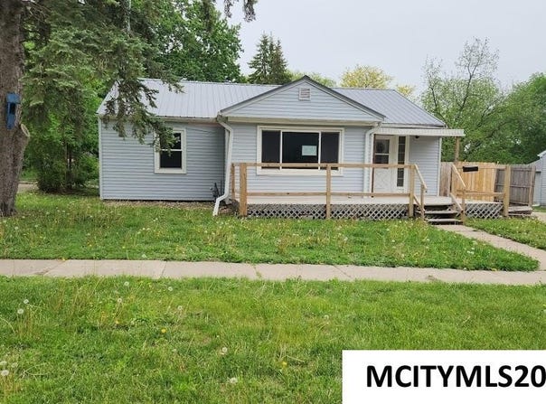 505 S 8th St, FOREST CITY, IA 50436