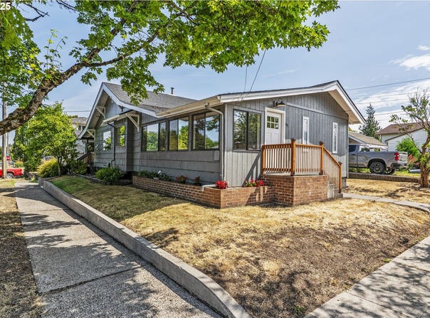 601 COLUMBIA ST, Kelso, WA 98626