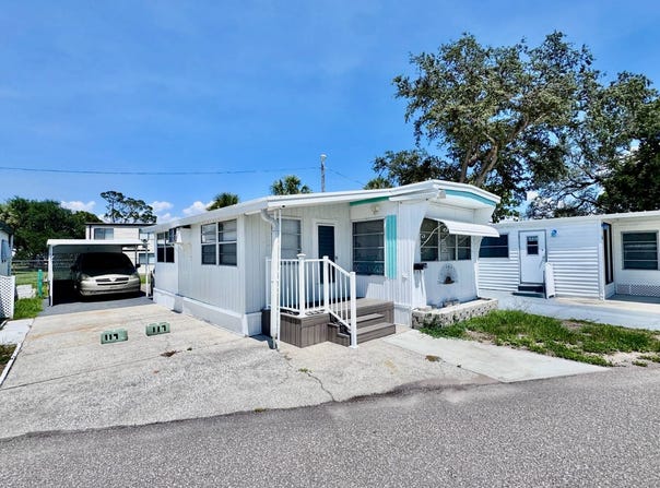 770 32nd S Ave, Saint Petersburg, FL 33705