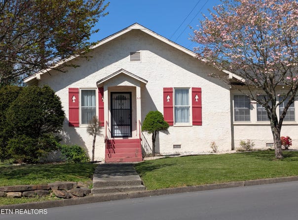 515 N 25th St, Middlesboro, KY 40965
