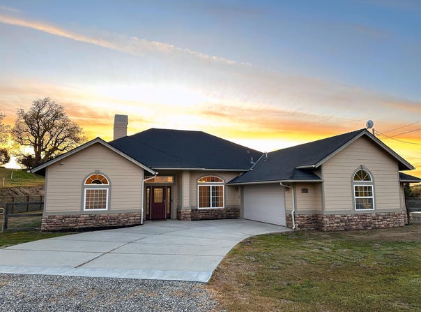 24500 Jacaranda Drive, Tehachapi, CA 93561