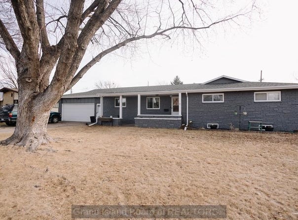 1205 N Howard Avenue, Grand Island, NE 68803