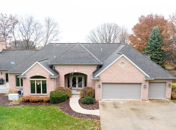 17619 Grandview Drive, Sterling, IL 61081