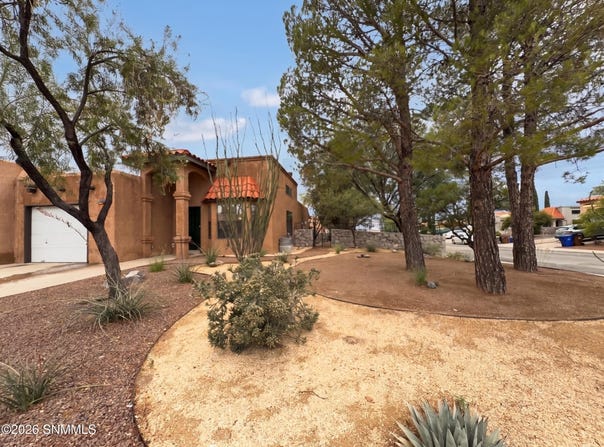 2083 Pinecone Way, Las Cruces, NM 88012