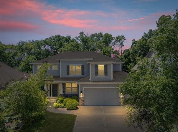 9154 Shady Bend Road, Lenexa, KS 66227