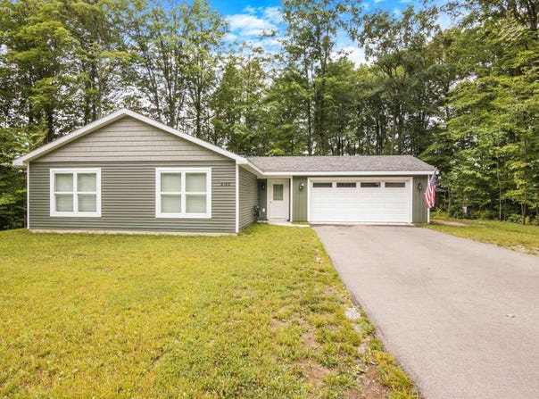 2180 Remington Drive, Kingsley, MI 49649