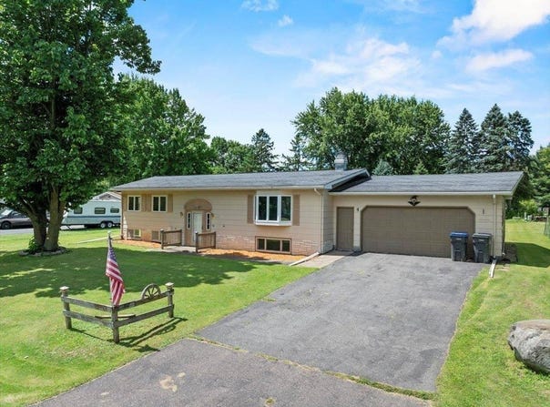 1700 N Palmetto Avenue, Marshfield, WI 54449