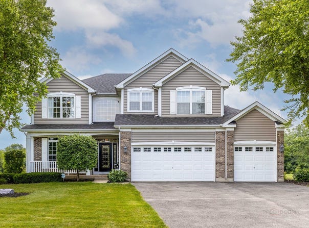 13205 W Hidden Springs Trail, Wadsworth, IL 60083