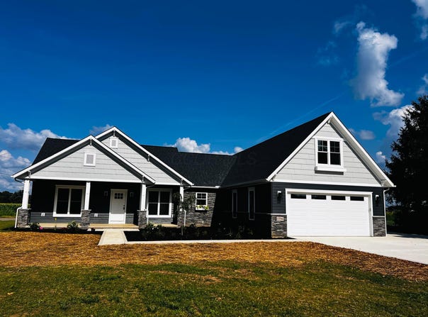 1396 Greenbrier Drive, Mount Vernon, OH 43050