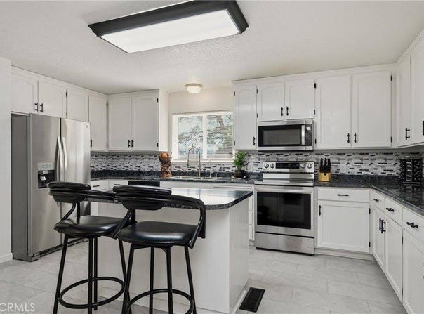 18685 Oak Grove, Hidden Valley Lake, CA 95467