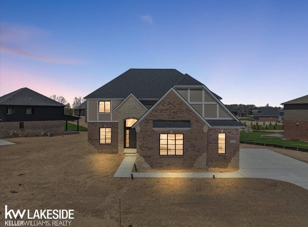 692 Westlake, Oxford, MI 48371