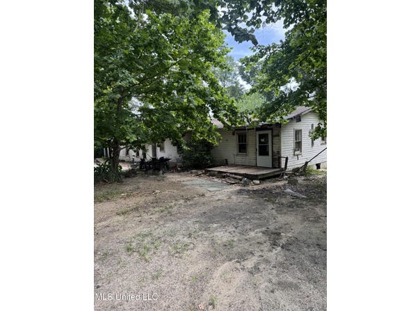 747 N Vardaman Street, Wiggins, MS 39577