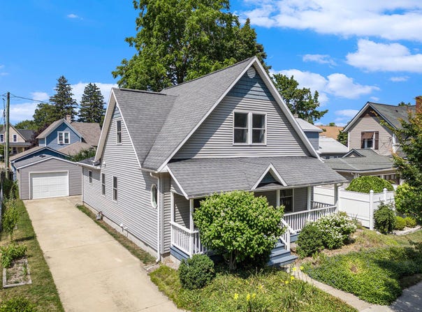325 Superior Street, South Haven, MI 49090
