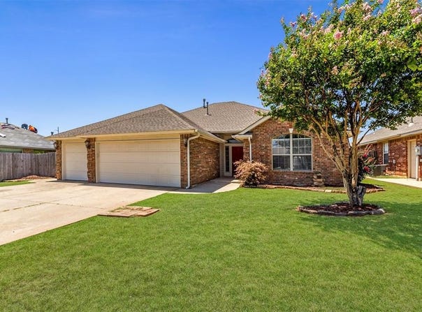 2609 Jefferson Drive, Moore, OK 73160