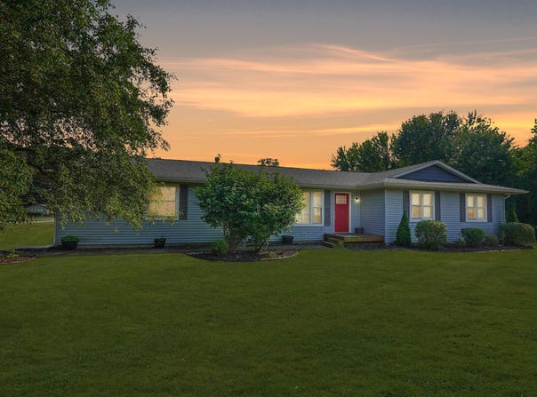 1947 E Wade Road, Warsaw, IN 46580
