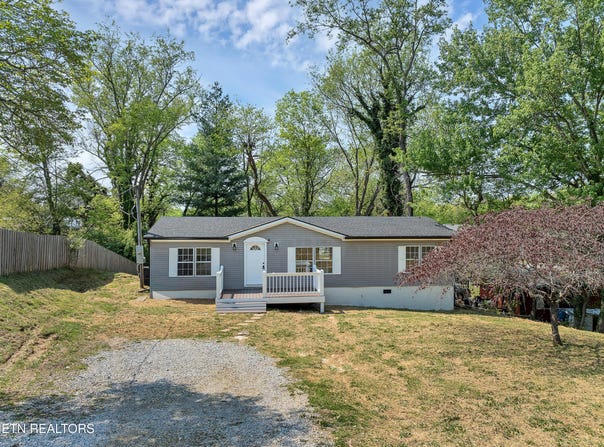 1352 Byrd Circle, Kingston, TN 37763