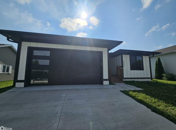 1550 Edgewood Drive, Carroll, IA 51401