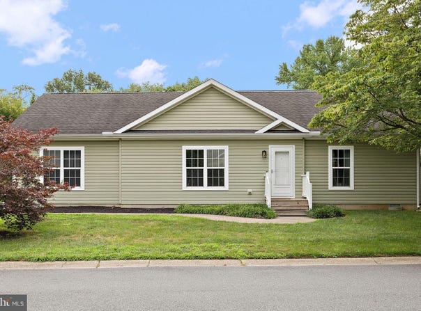 16 BARBERRY COURT, NEWARK, DE 19702