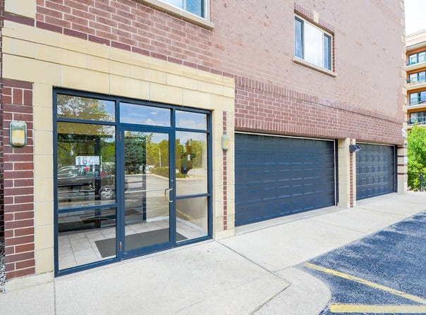 1649 Ashland Avenue, Des Plaines, IL 60016