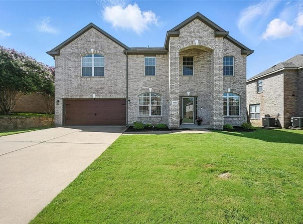 1906 Walnut Hills Lane, Mansfield, TX 76063