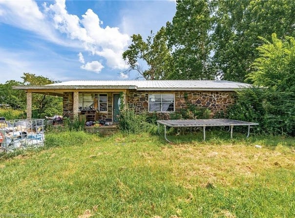 505 Pleasant Valley  RD, Poteau, OK 74953