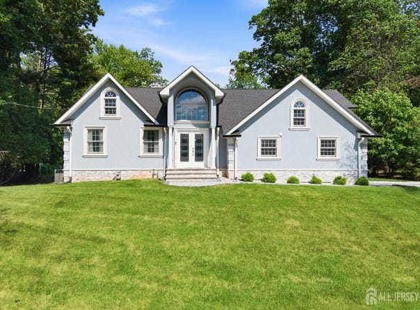 6 Whitewood Road, Edison, NJ 08820