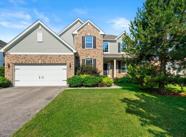182 Regal Drive, Crystal Lake, IL 60014