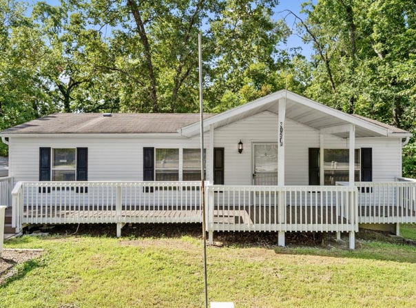 3050 Bluebird Road, Merriam Woods, MO 65740