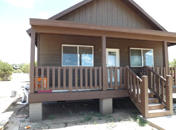 2763 Sunflower Drive, Overgaard, AZ 85933
