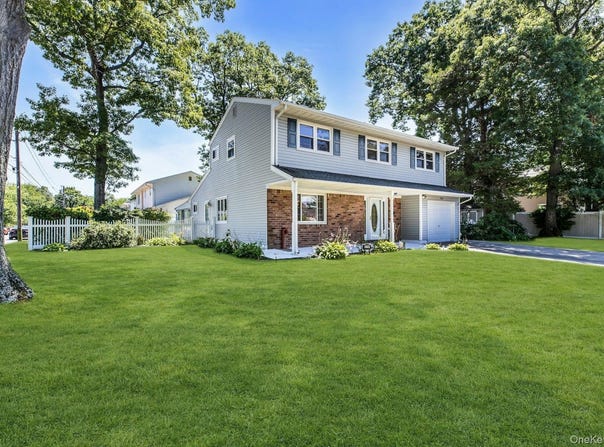 258 Lafayette Road, West Babylon, NY 11704
