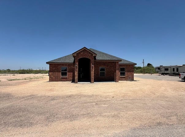 1876 S Mesquite, Monahans, TX 79756