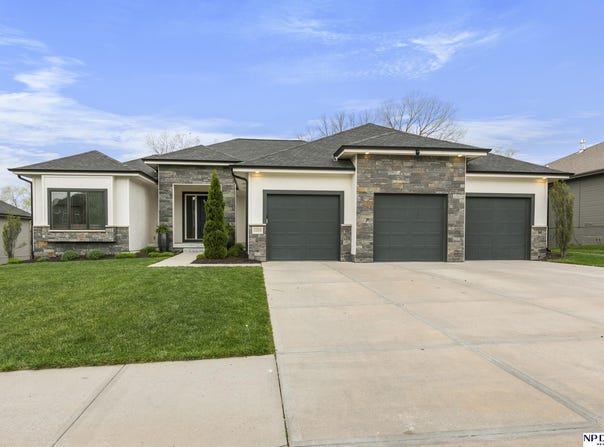 11018 S 174th Street, Omaha, NE 68136