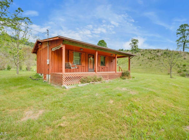 7328 Robinette Valley Road, Duffield, VA 24244