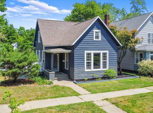 905 Harrison Avenue, St. Joseph, MI 49085