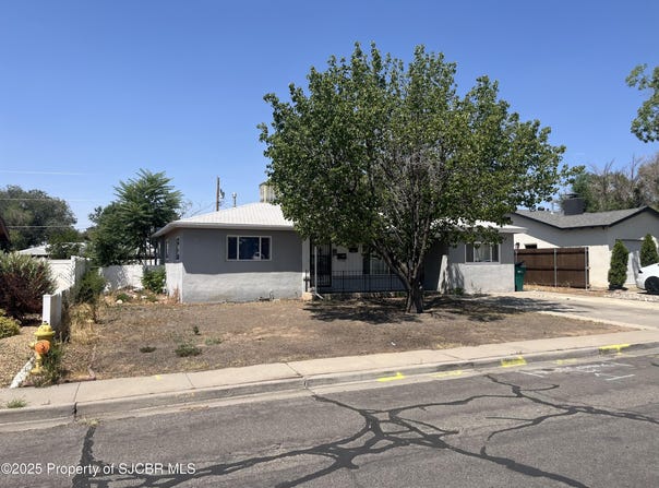 2103 N COCHITI Avenue, Farmington, NM 87401