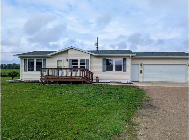 229 5th Street NE, Pennock, MN 56279