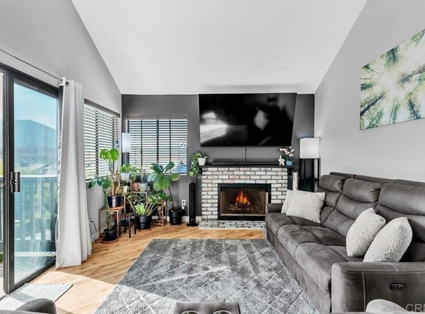 3049 Golden Oak Way, Spring Valley, CA 91978