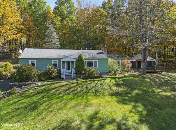 166 Whitman Rd, Hancock, MA 01237