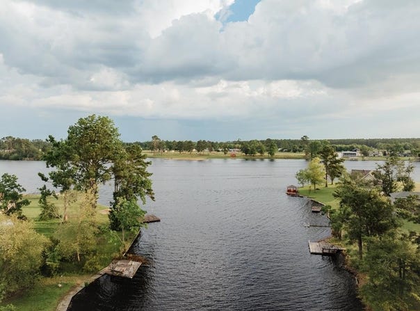 548 Walker Ln, Baxley, GA 31515