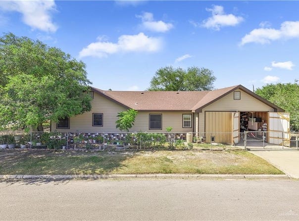 124 E Ester Street, Edcouch, TX 78538