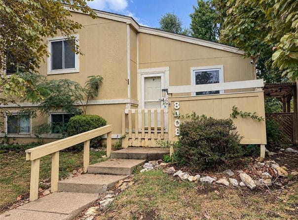 8408 Lane Place, Raytown, MO 64138