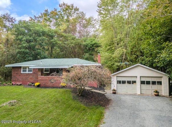 325 College Avenue, Factoryville, PA 18419
